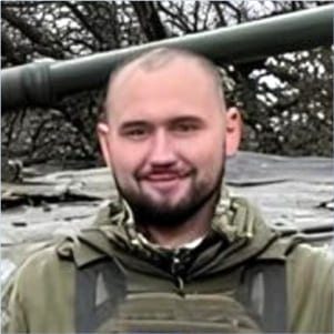 Боєць 116-ї бригади ТрО з позивним 'Гравій' у бойовій екіпіровці – готовність до виконання завдань на передовій